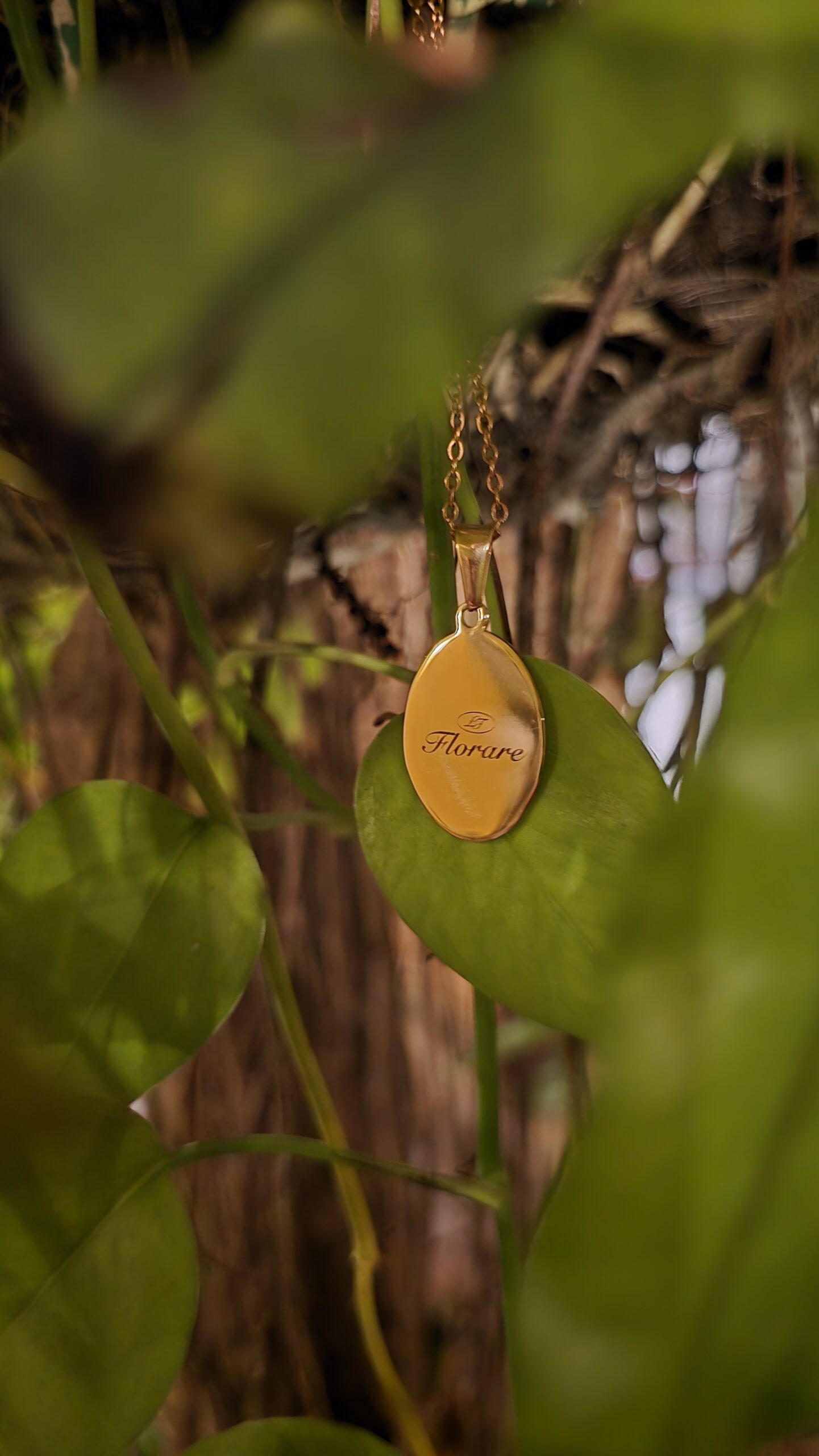 Collier doré personnalisable Florare - cadeau bijou gravé sur mesure